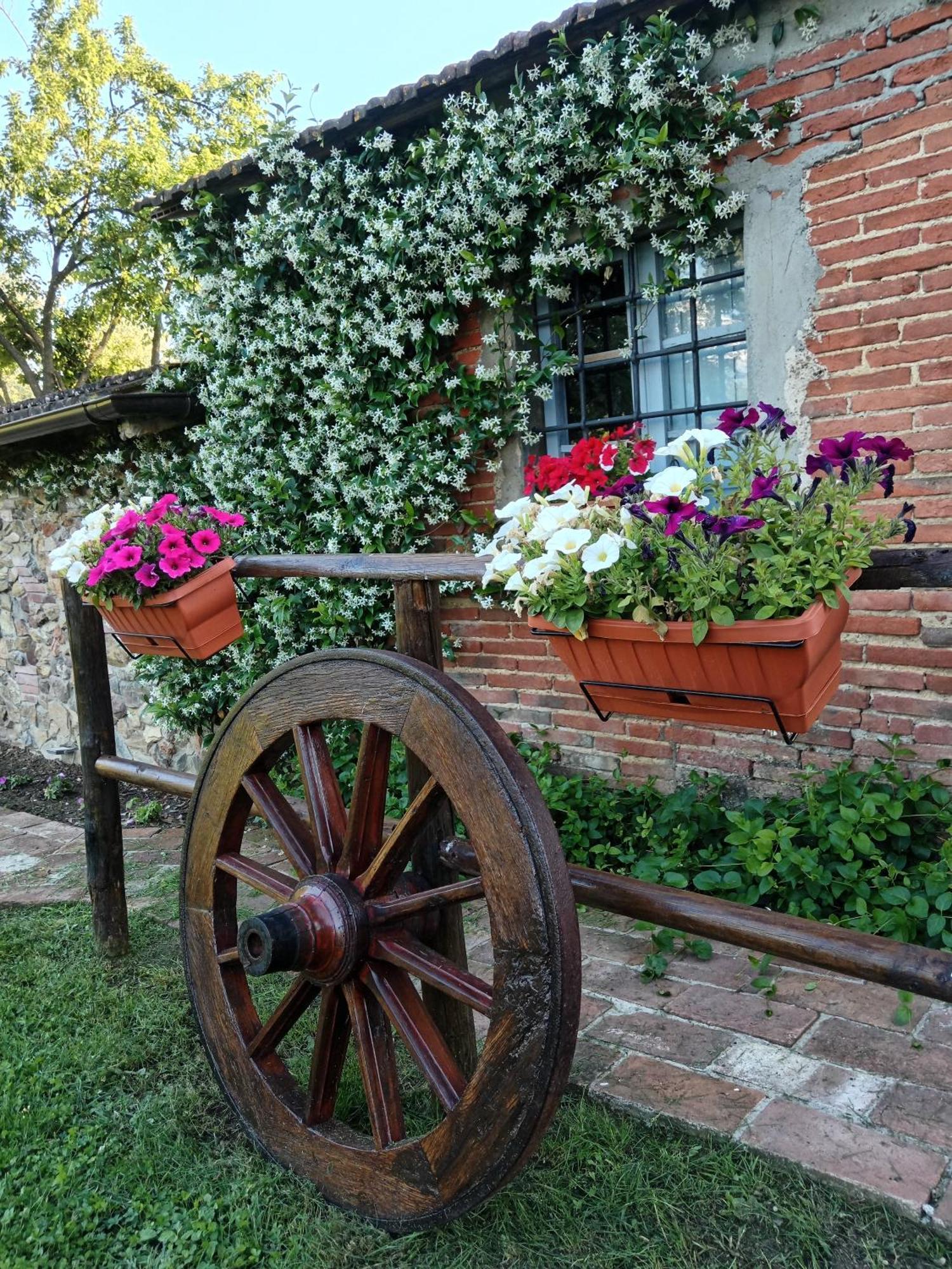 Casale - La Camera Di Leda Lamporecchio Kültér fotó